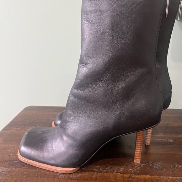 Jacquemus Black round square toe Heeled Boots Sleek Design new. Size 41 - Picture 6 of 8